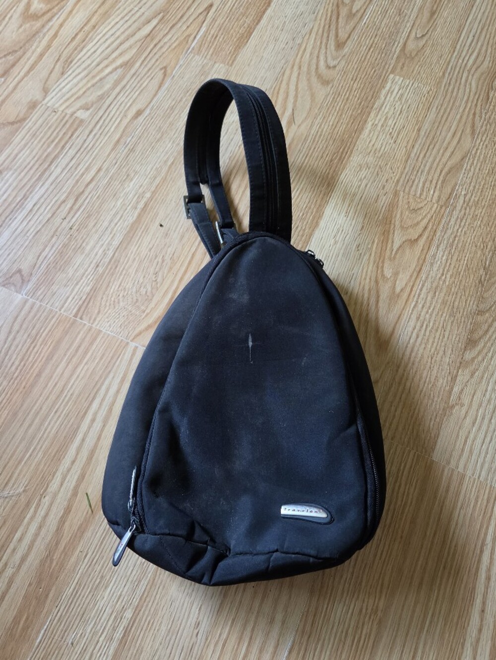 Travelon Black Men’s Sling Chest Bag